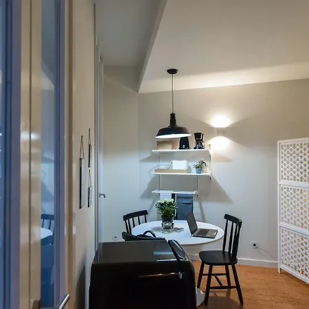 Galerias Nightlife Fashion Flats * ポルト